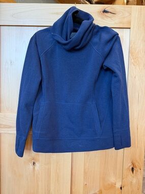Athleta Cowl Neck Pullover
Sweatshirt,Size Medium, Navy